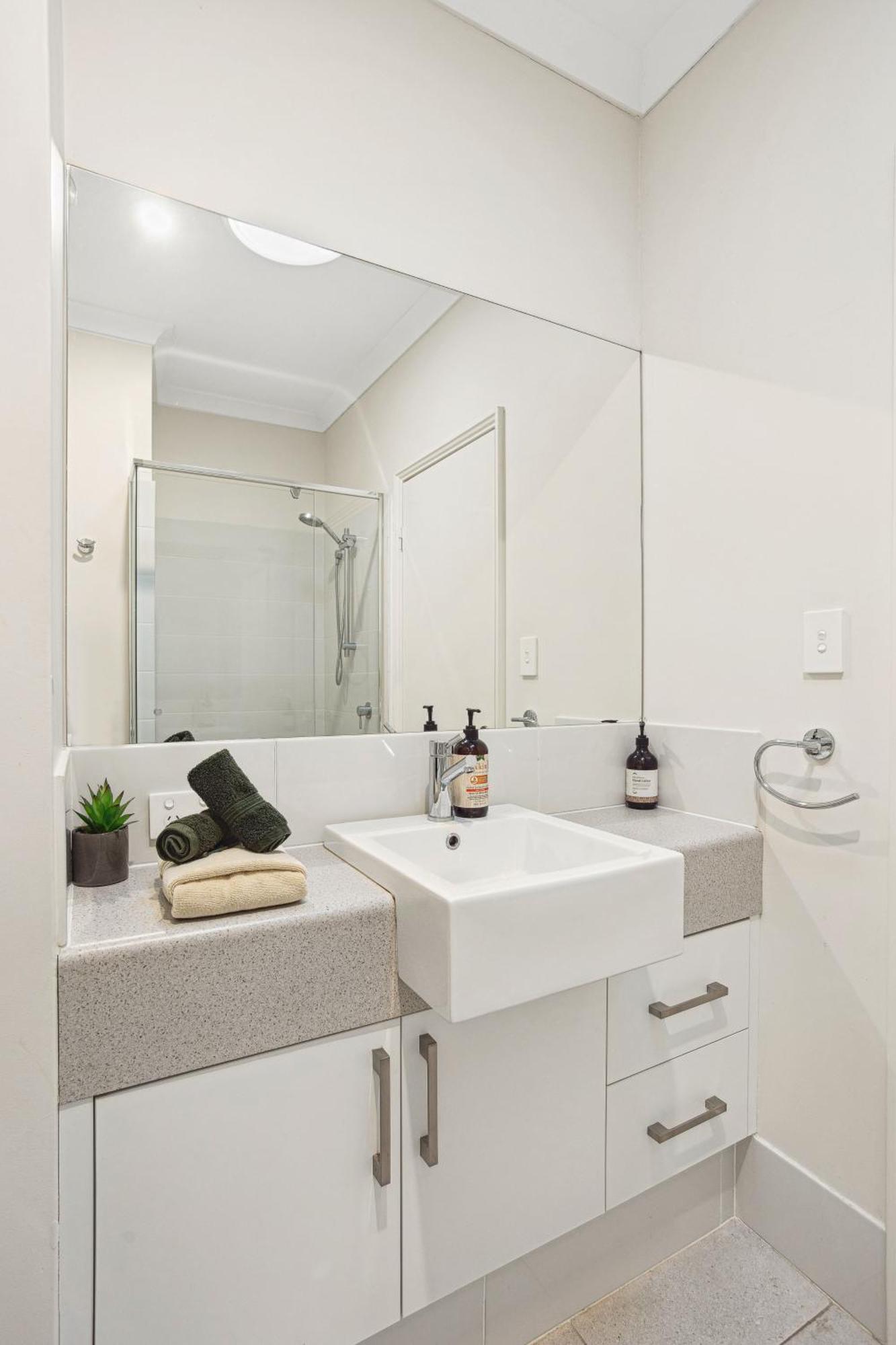 Tranquil Tree Views 2 Bedroom 2 Bathroom Apartment Περθ Εξωτερικό φωτογραφία